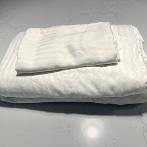 King size bed sheet set + pillowcases